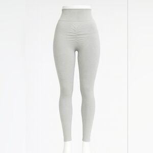 OQQ Seamless Scrunch Leggings –(light Gray/stone color) NEW/LARGE